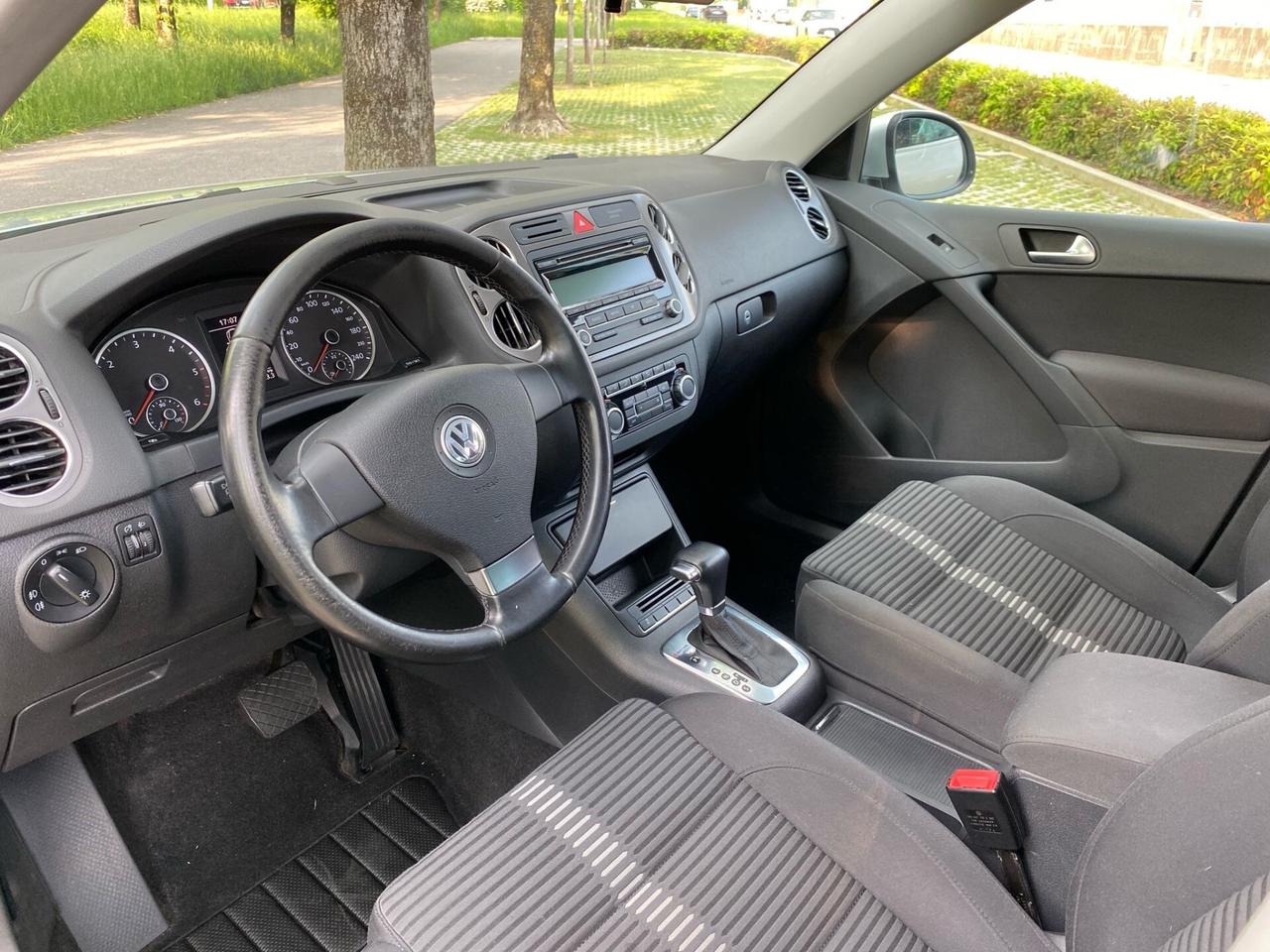 Volkswagen Tiguan 2.0 TDI DPF 4MOTION tiptronic Sport & Style