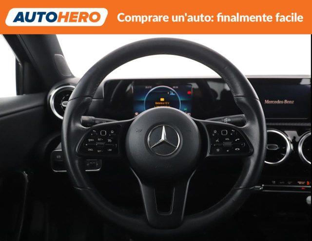 MERCEDES-BENZ A 180 Automatic Executive
