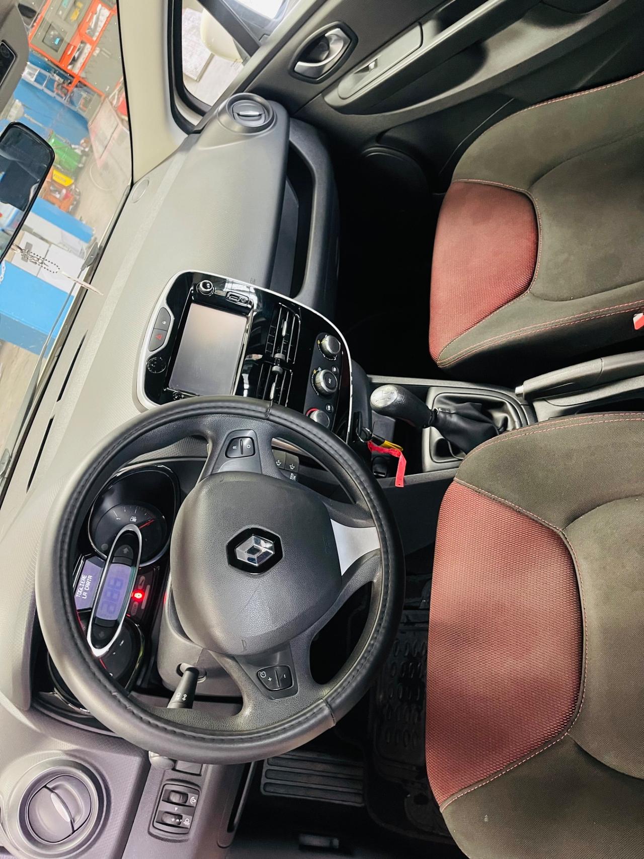 Renault Clio 1.2 75CV 5 porte Van