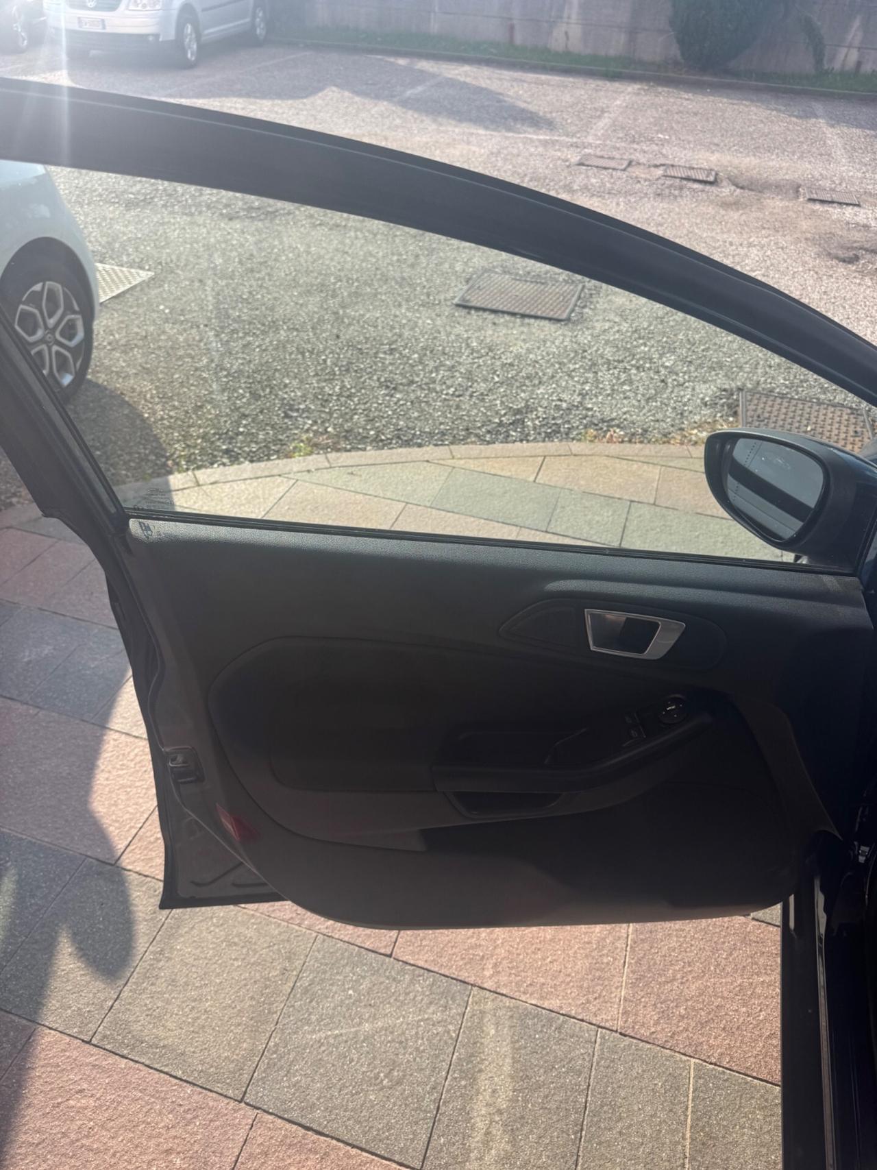 Ford Fiesta 1.2 60CV 5 porte Titanium