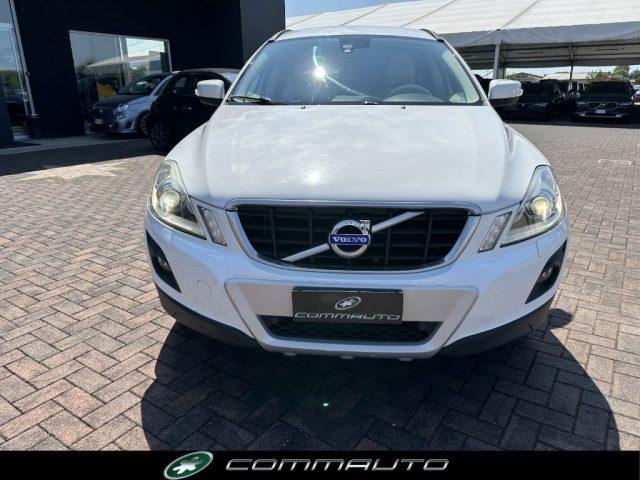 VOLVO XC60 2.4 D 175 CV FWD Geartronic Momentum