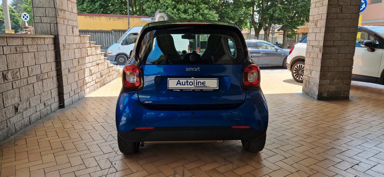 Smart ForTwo 70 1.0 twinamic Youngster cerchi in lega cambio automatico e sequenziale sedili in pelle