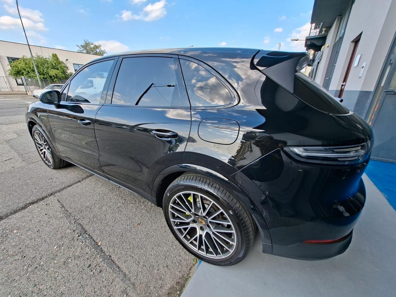 Porsche Cayenne 3.0 V6 E-Hybrid Platinum Edition
