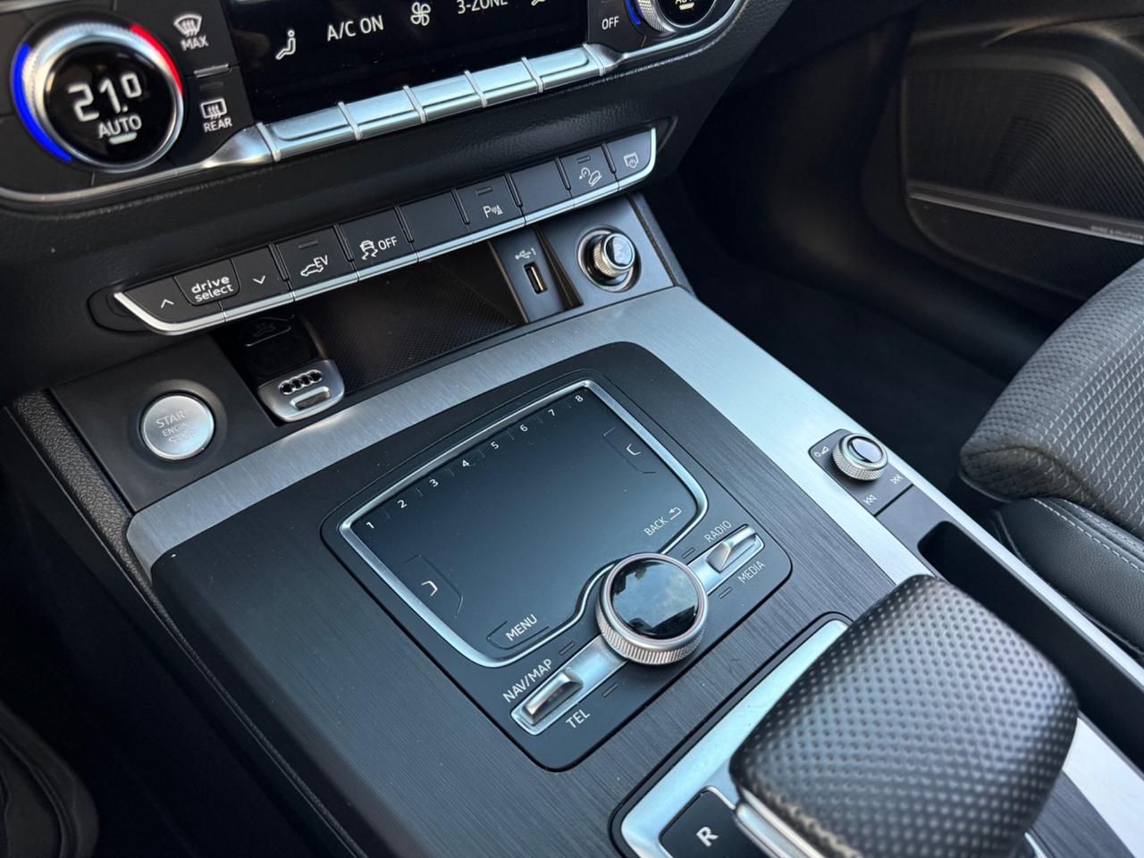 Audi Q5 55 TFSI e quattro S tronic line plus