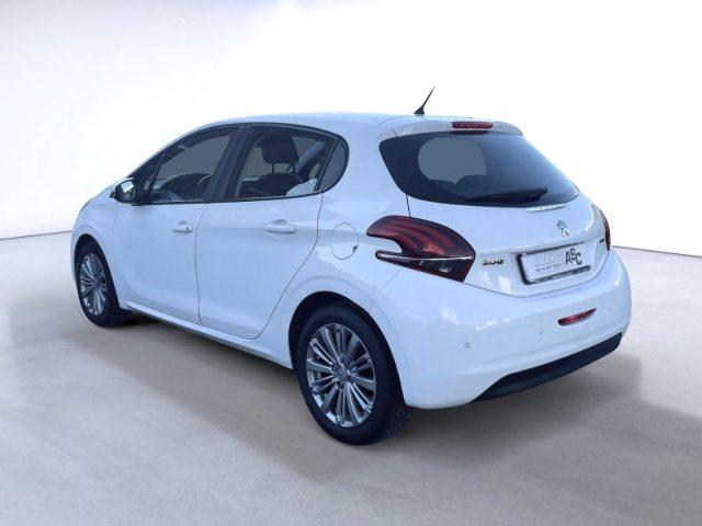 PEUGEOT 208 1.2 BENZ 82 CV 5 porte Allure OK NEOPATENTATI