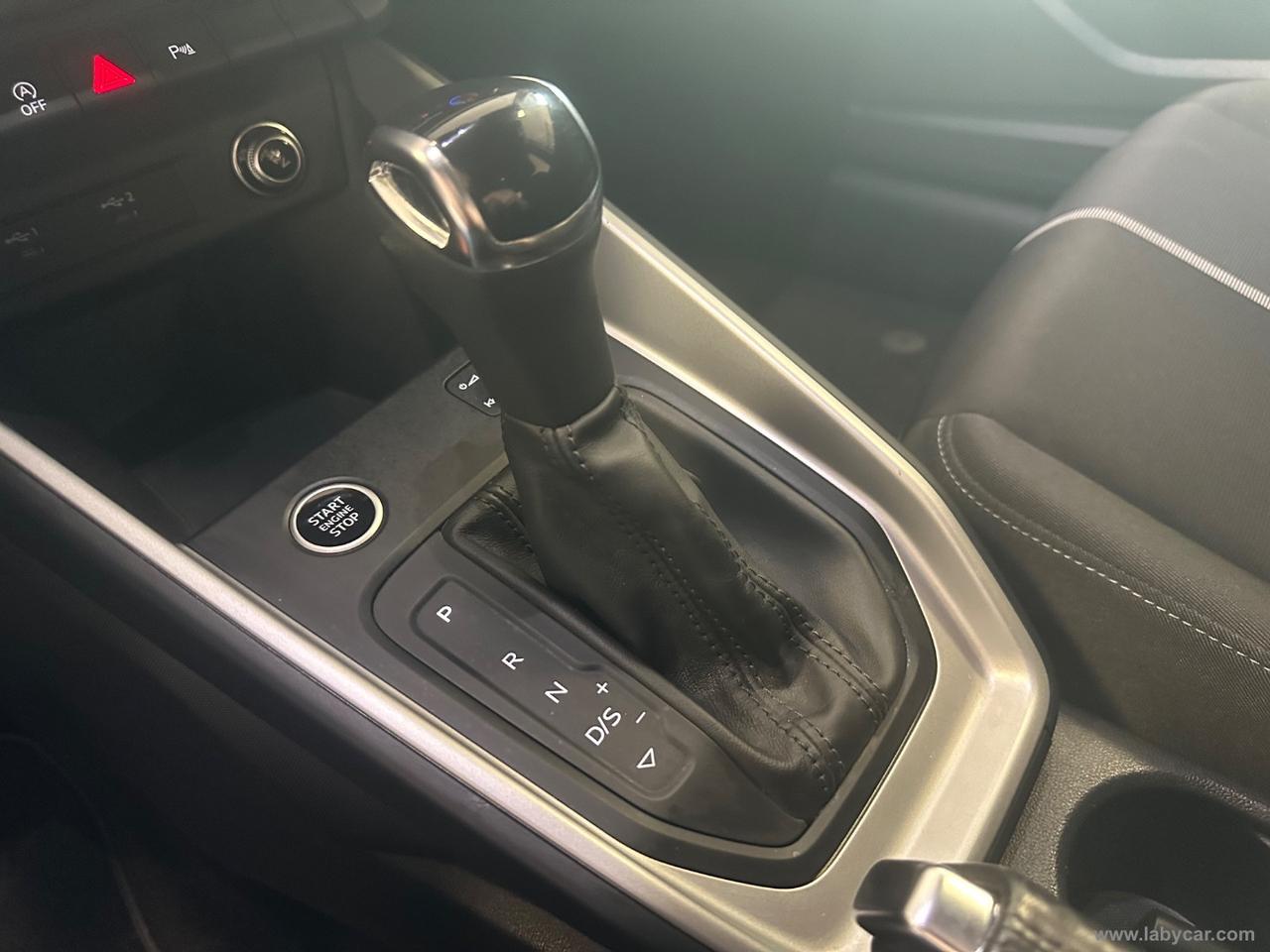 AUDI A1 citycarver 30 TFSI S tr. Id. Contrast