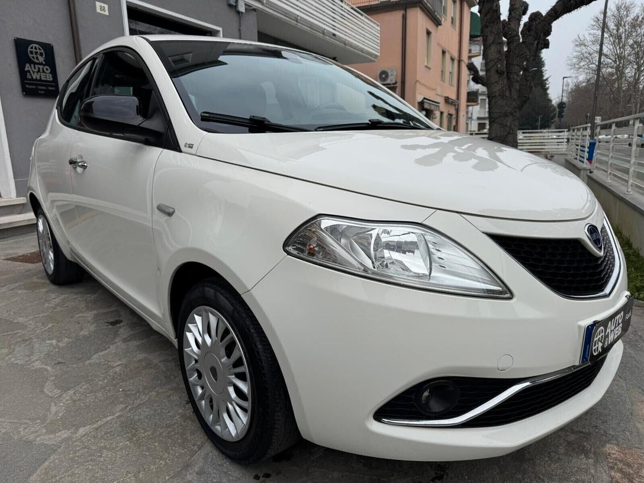 LANCIA YPSILON 1.2 69cv 5p GPL ECOCHIC GOLD NEOP.