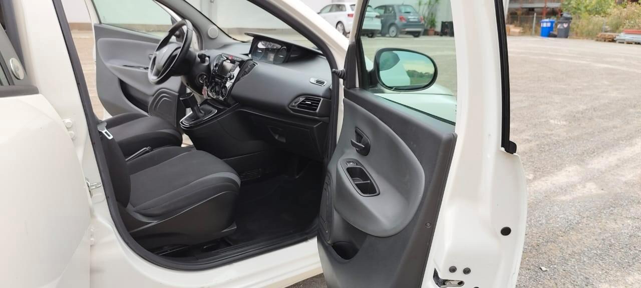 Lancia Ypsilon 1.2 69 CV 5 porte GPL Ecochic Gold
