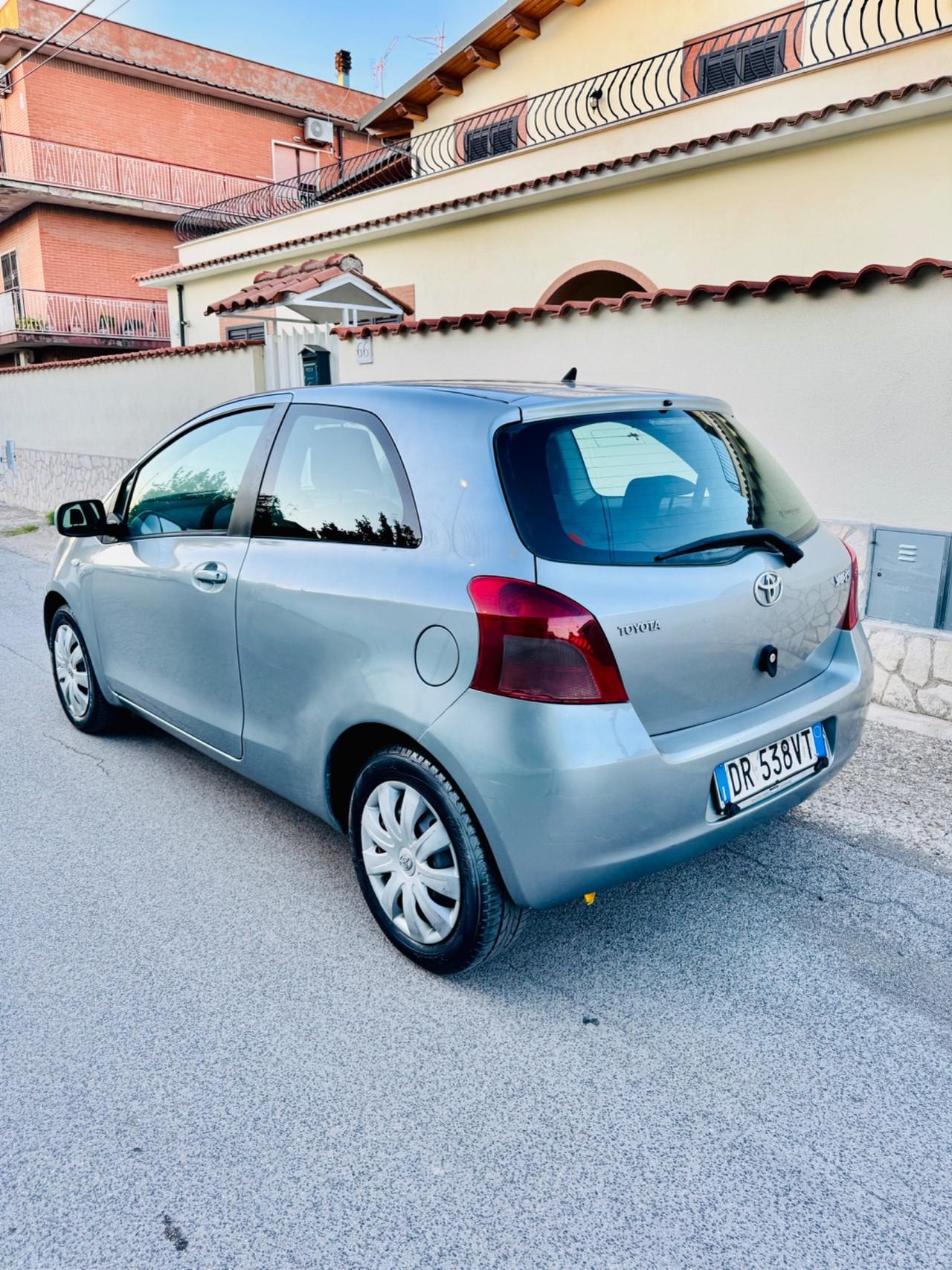 Toyota Yaris 1.3 3 porte unico proprietario