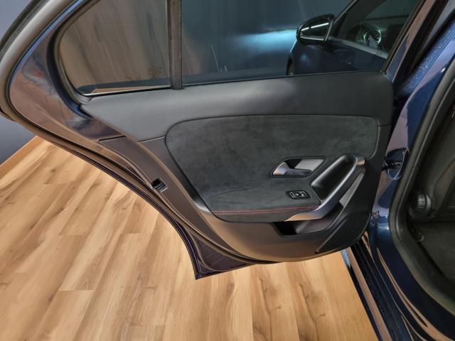 MERCEDES-BENZ A 180 d Automatic Premium