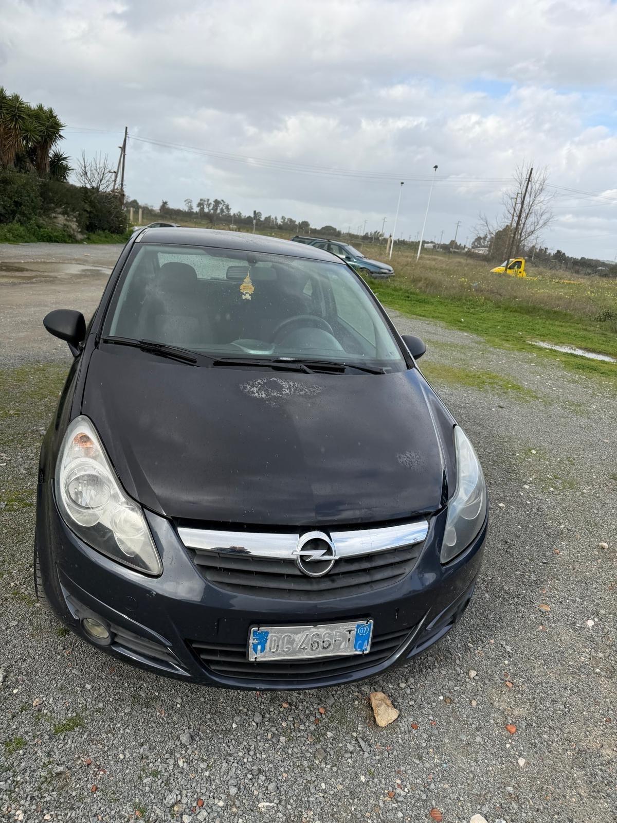 Opel Corsa Sport 1.2 benzina - Neopatentati