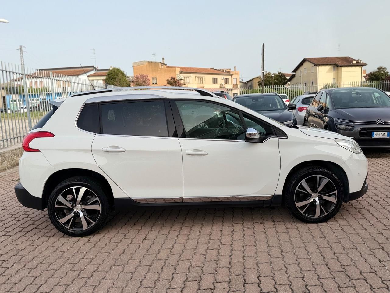 Peugeot 2008 BlueHDi 120 S&S Black Matt