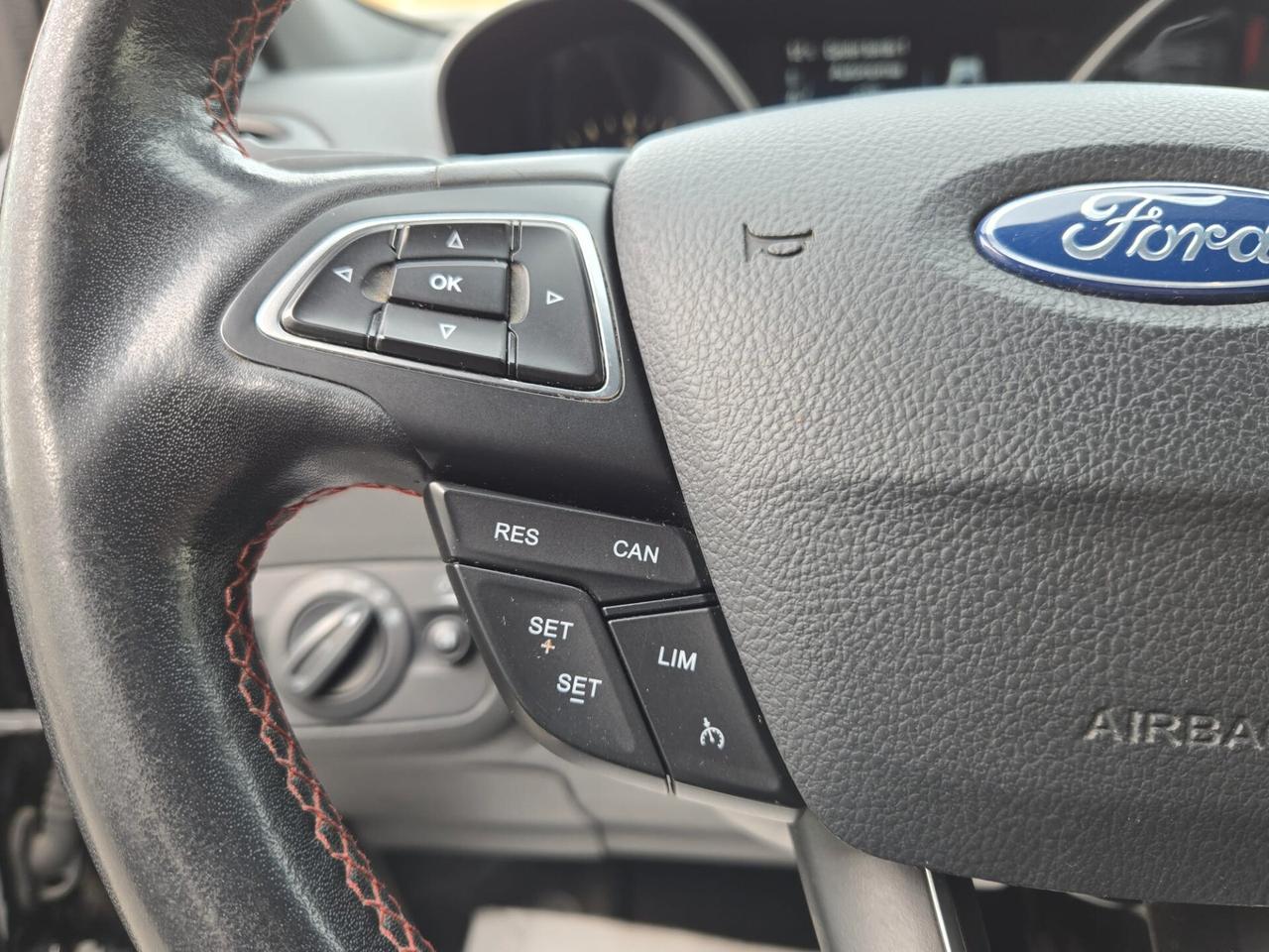 Ford Kuga 2.0 TDCI 120 CV S&S 2WD Powershift ST-Line