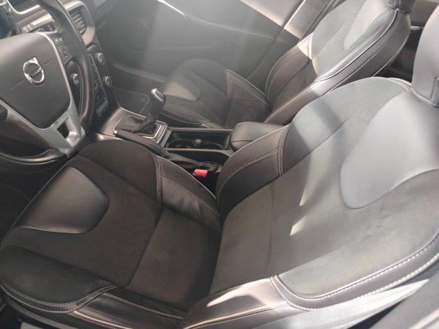 VOLVO V40 D2 R-design