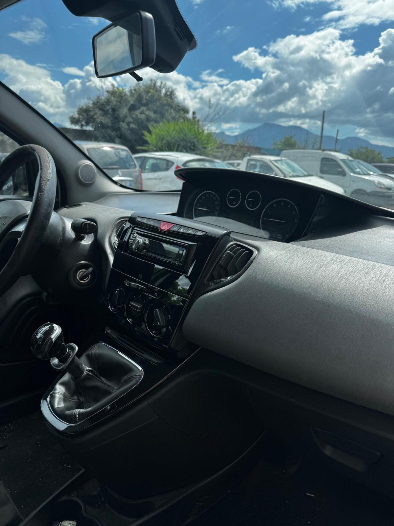 Lancia Ypsilon 0.9 TwinAir 85 CV 5 porte Metano Ecochic Gold