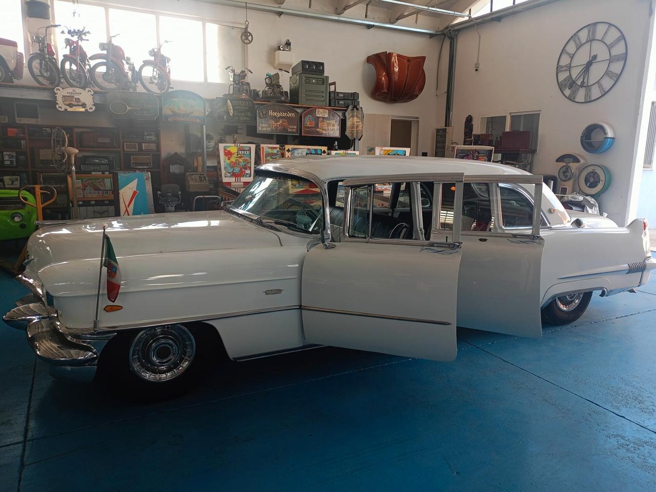 Cadillac Fleetwood 75 LIMOUSINE