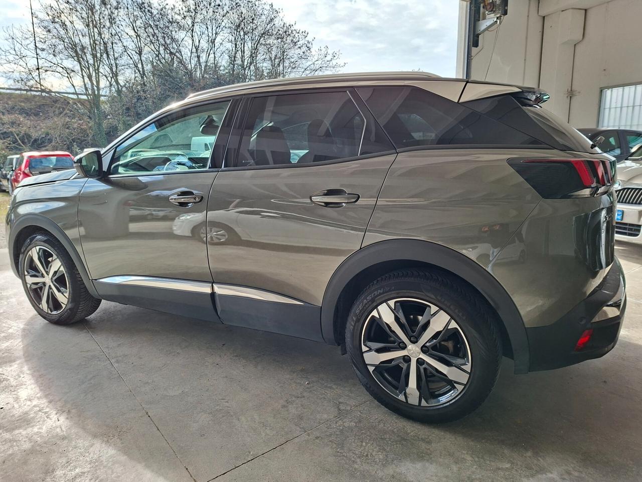 Peugeot 3008 1.2 Allure DA NEOPATENTATI