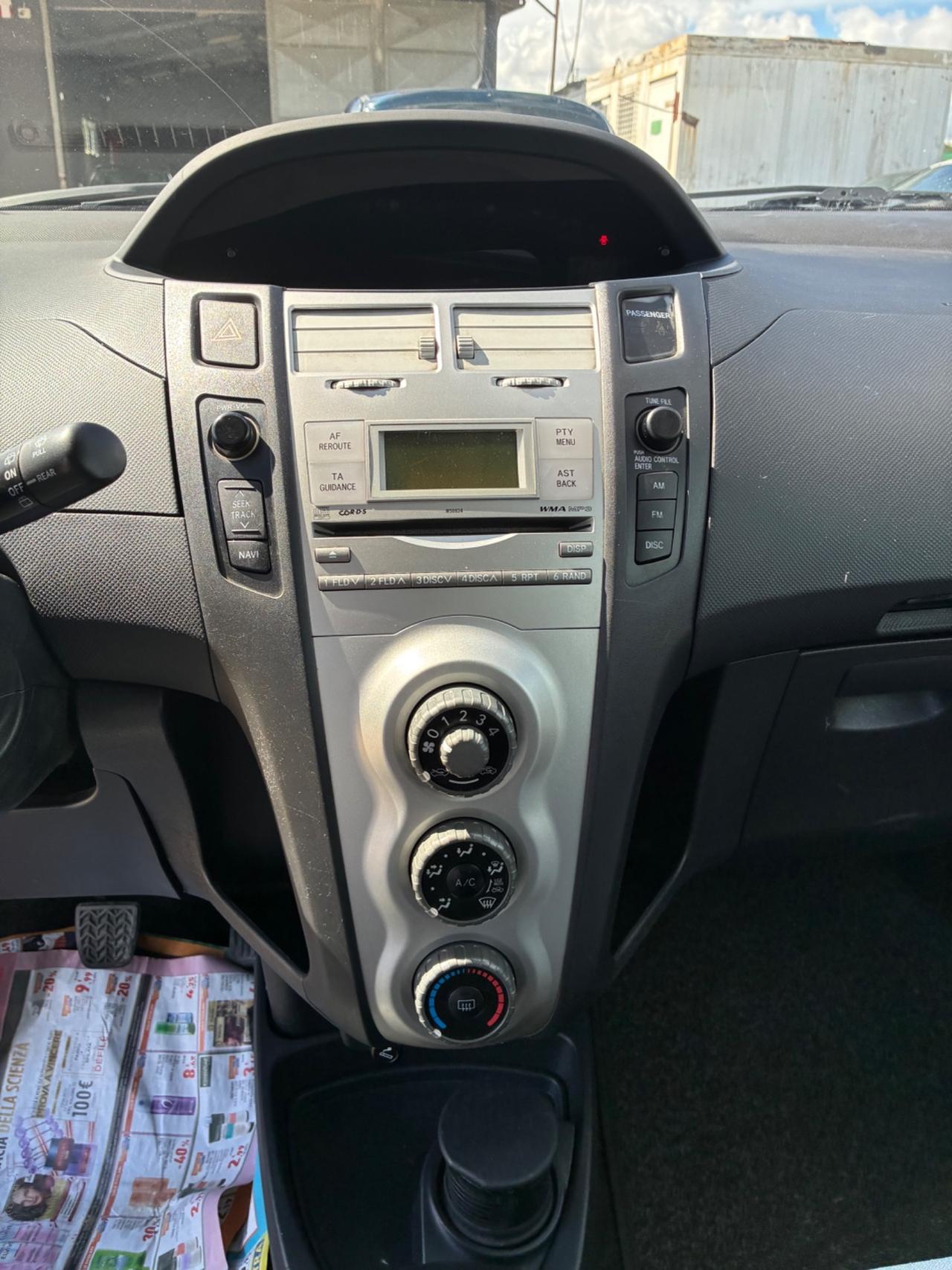 Toyota Yaris 1.0 3 porte Sol