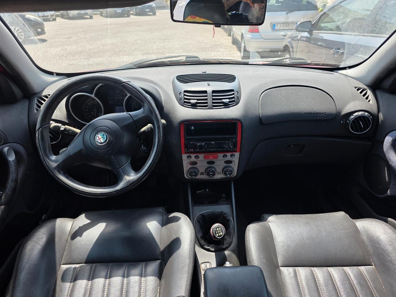 Alfa Romeo 147 1.6i 16V Twin Spark cat 5p. Distinctive PELLE
