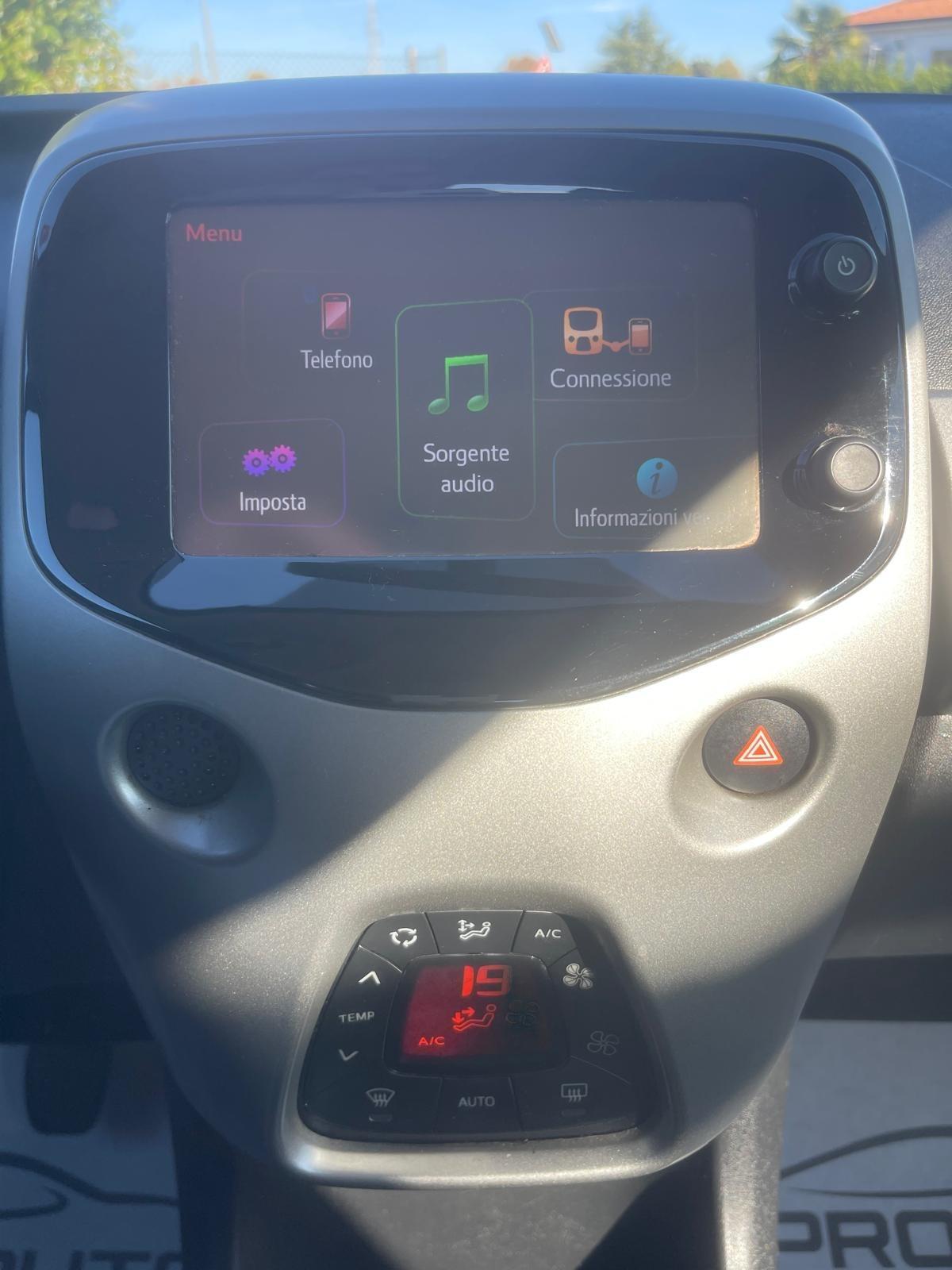 Toyota Aygo 1.0 VVT-i 69 CV 3 porte x-clusiv