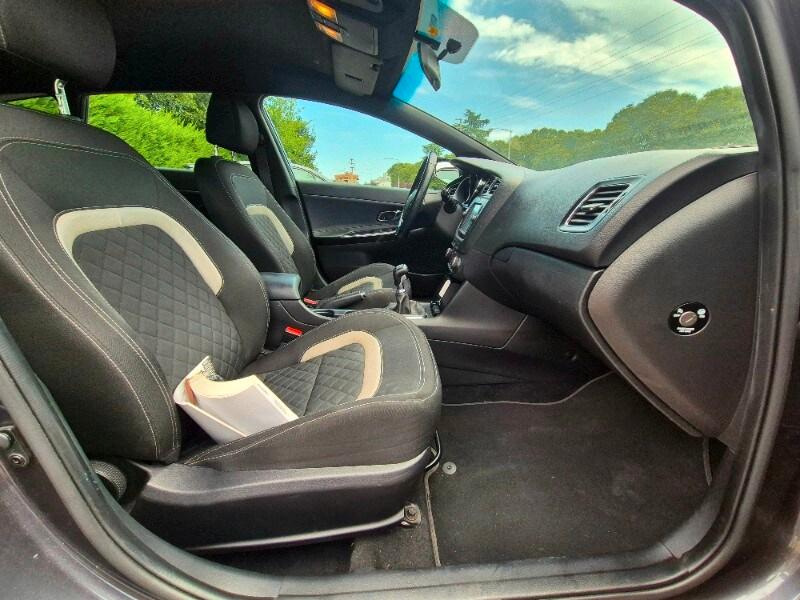 KIA cee'd 2ª serie cee'd 1.6 CRDi 110 CV SW GT...
