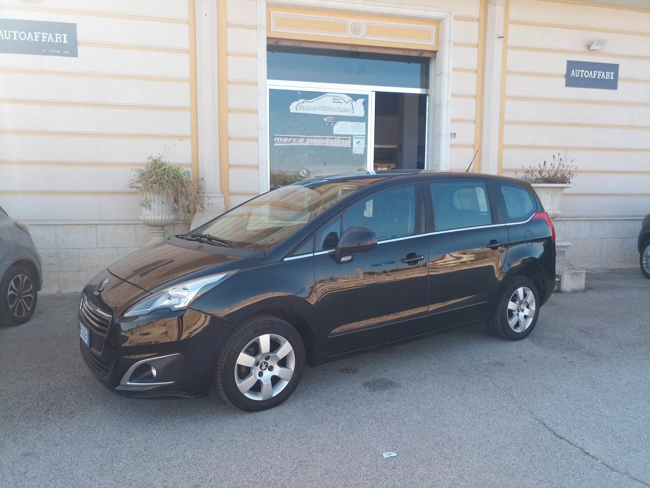 Peugeot 5008 1.6 HDi 115cv full optionals