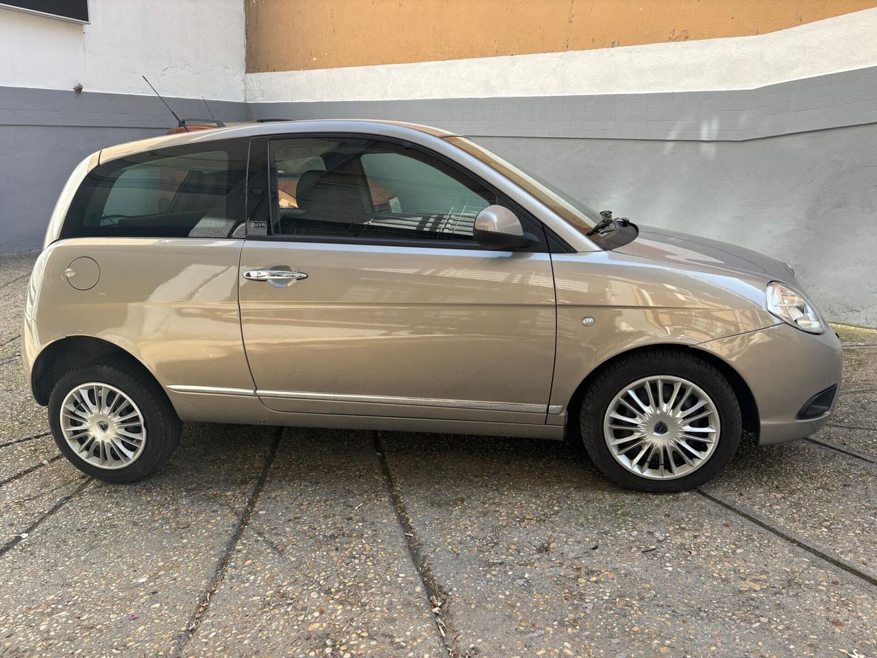 Lancia Ypsilon 1.2 - 19.000 KM ORIGINALI