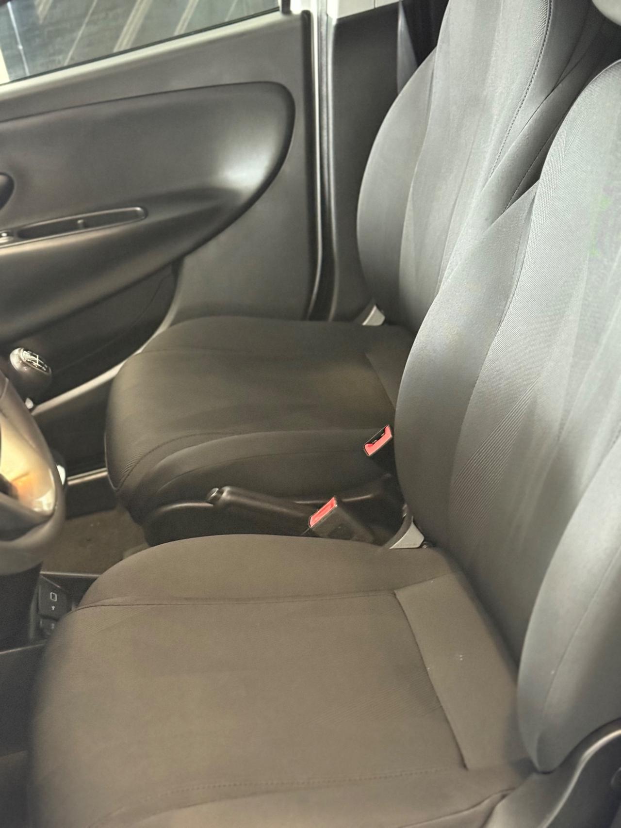 Lancia Ypsilon 1.2 69 CV 5 porte GPL Ecochic Platinum