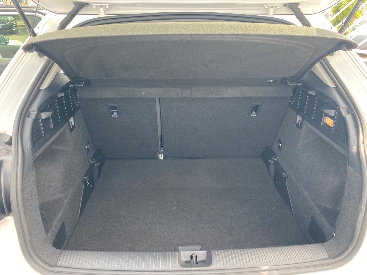 Audi Q2 35 TFSI S tronic Business