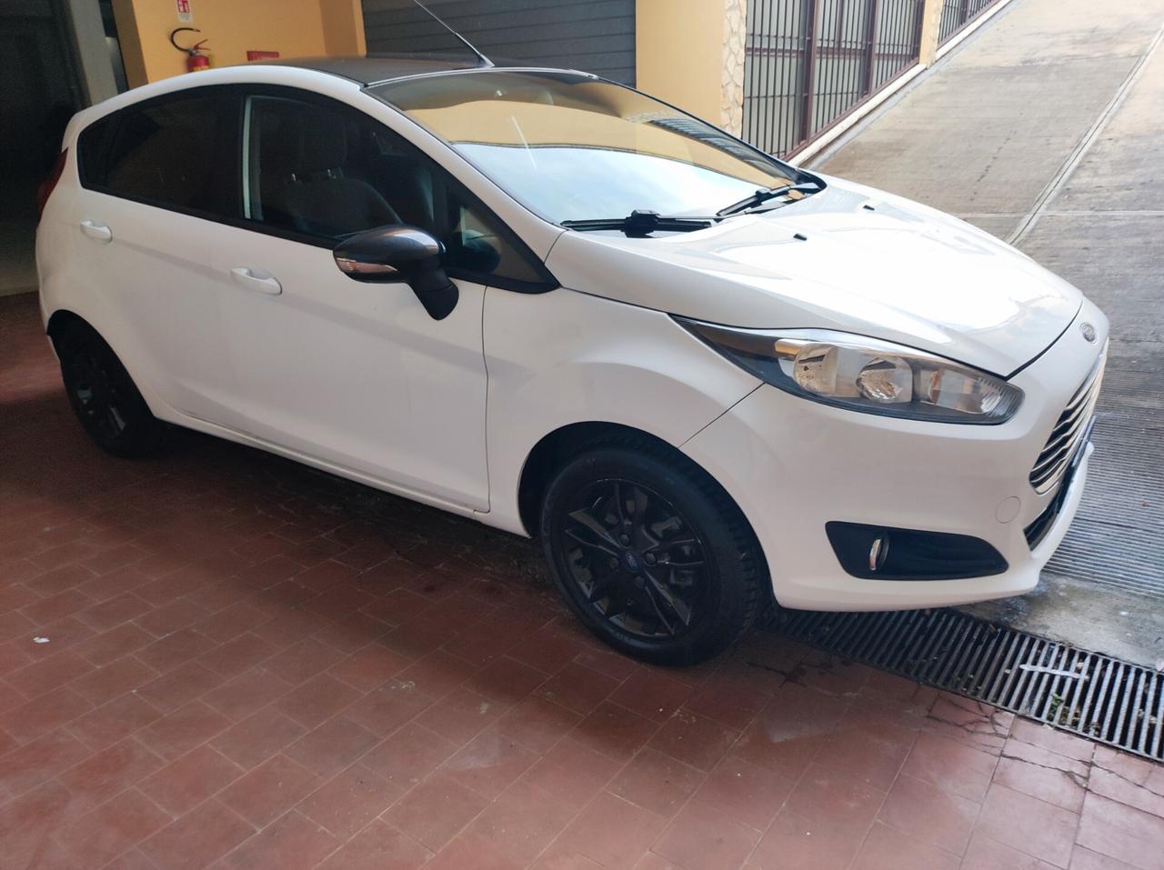 Ford Fiesta 1.0 100CV AUTOMATICA Black & White Edition
