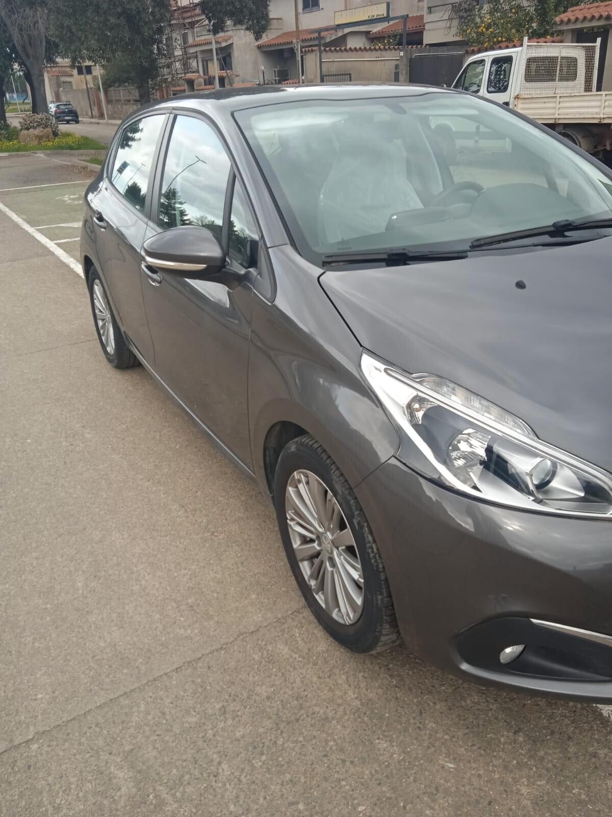 Peugeot 208 PureTech Allure SOLO 38000 KM