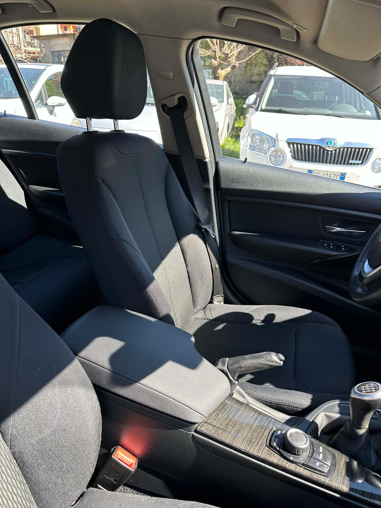 Bmw 320d LUXURY KMCERT UNICOPR KMCERT