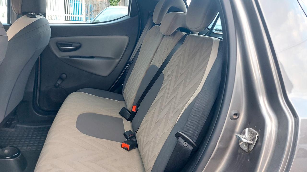 Lancia Ypsilon 1.2 69 CV 5 porte GPL Ecochic Gold