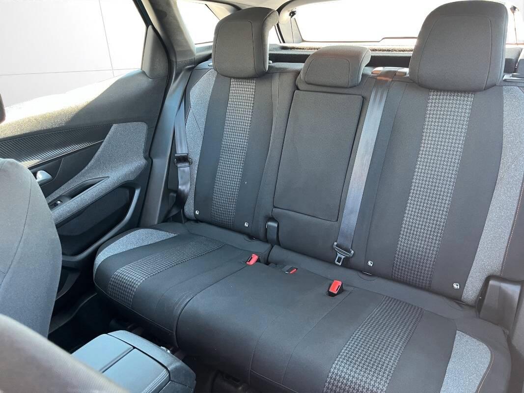 Peugeot 3008 II 1.5 bluehdi Active Business s&s 130cv eat8