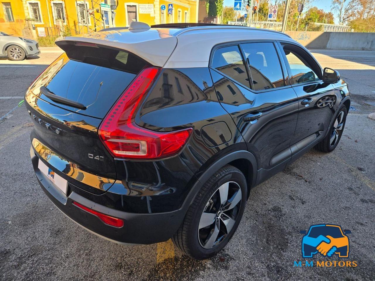 VOLVO XC40 D4 AWD Geartronic Momentum