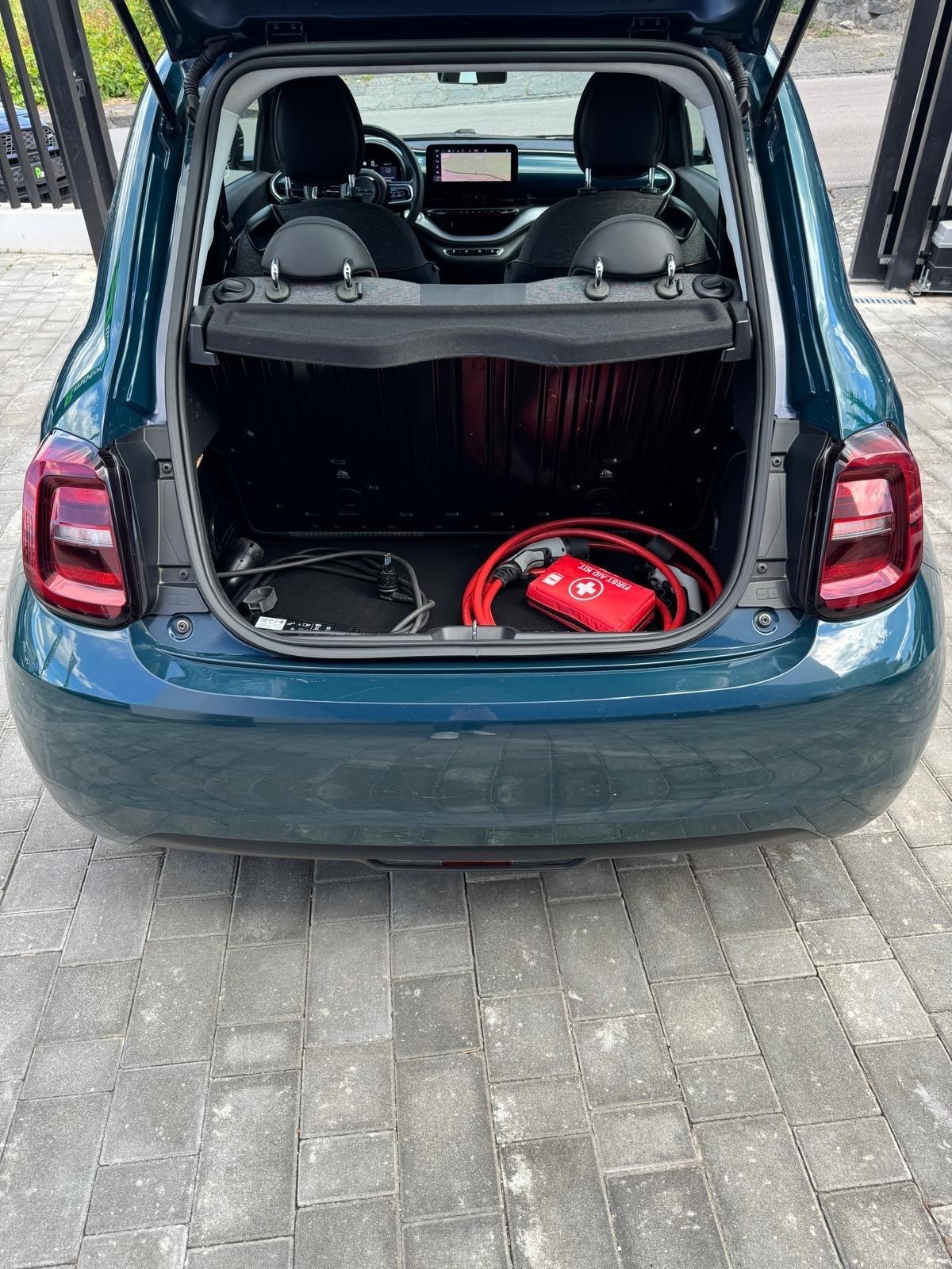 Fiat 500 500e Berlina 42 kWh La Prima