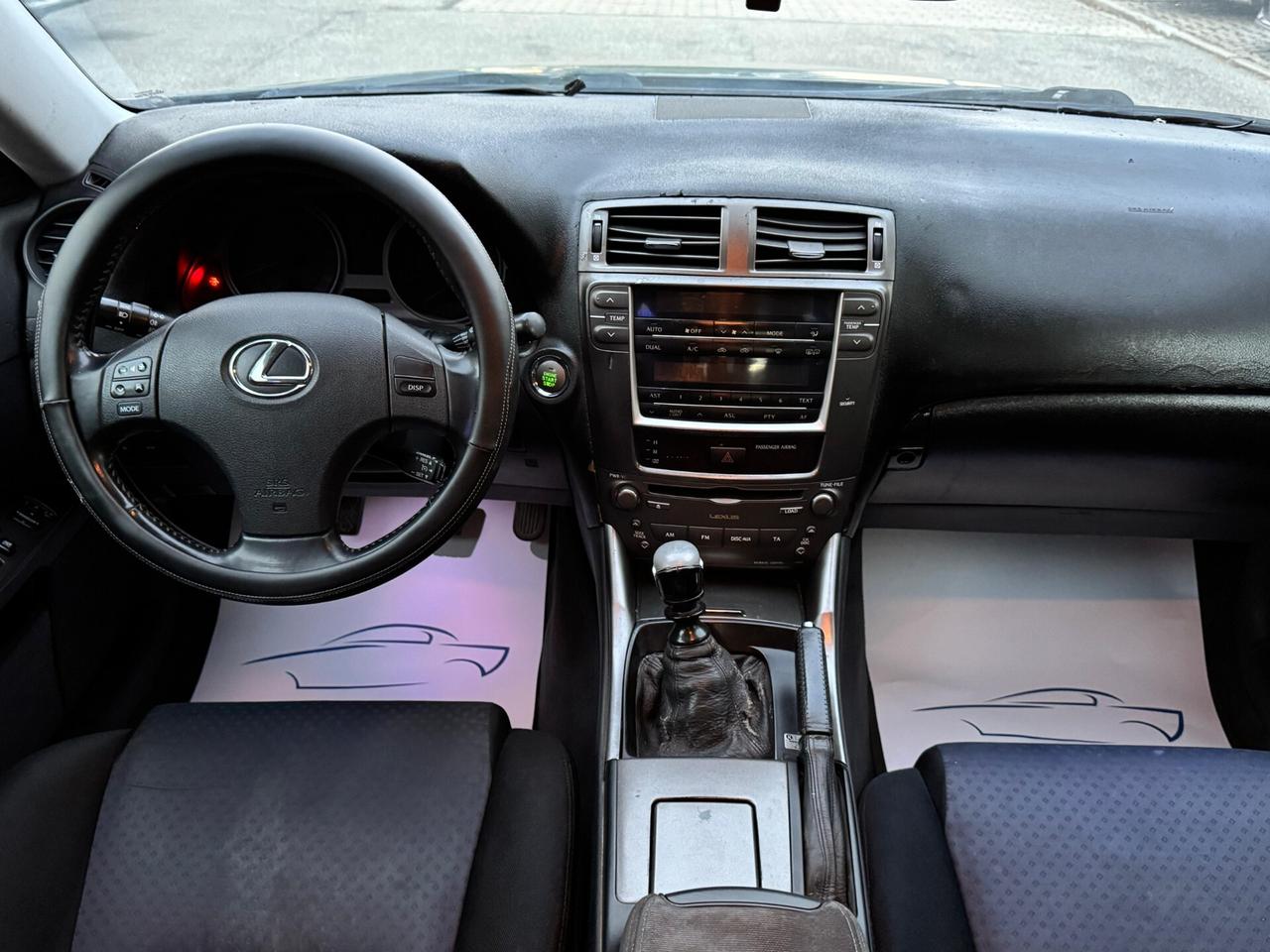 Lexus IS 220d 2.2 16V Luxury