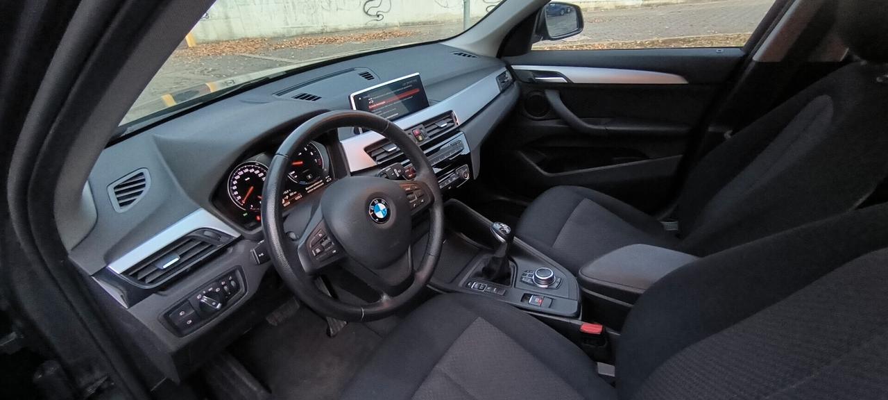 BMW X1 auto incidentata
