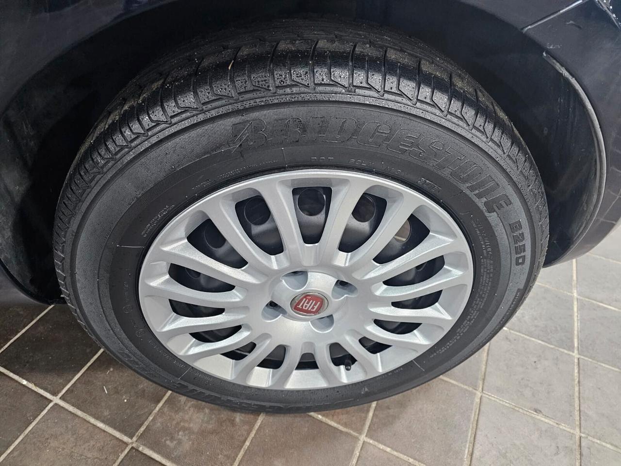 NUOVA FIAT PUNTO STREET LOUNGE 1.2 BENZ 70CV 5 PORTE