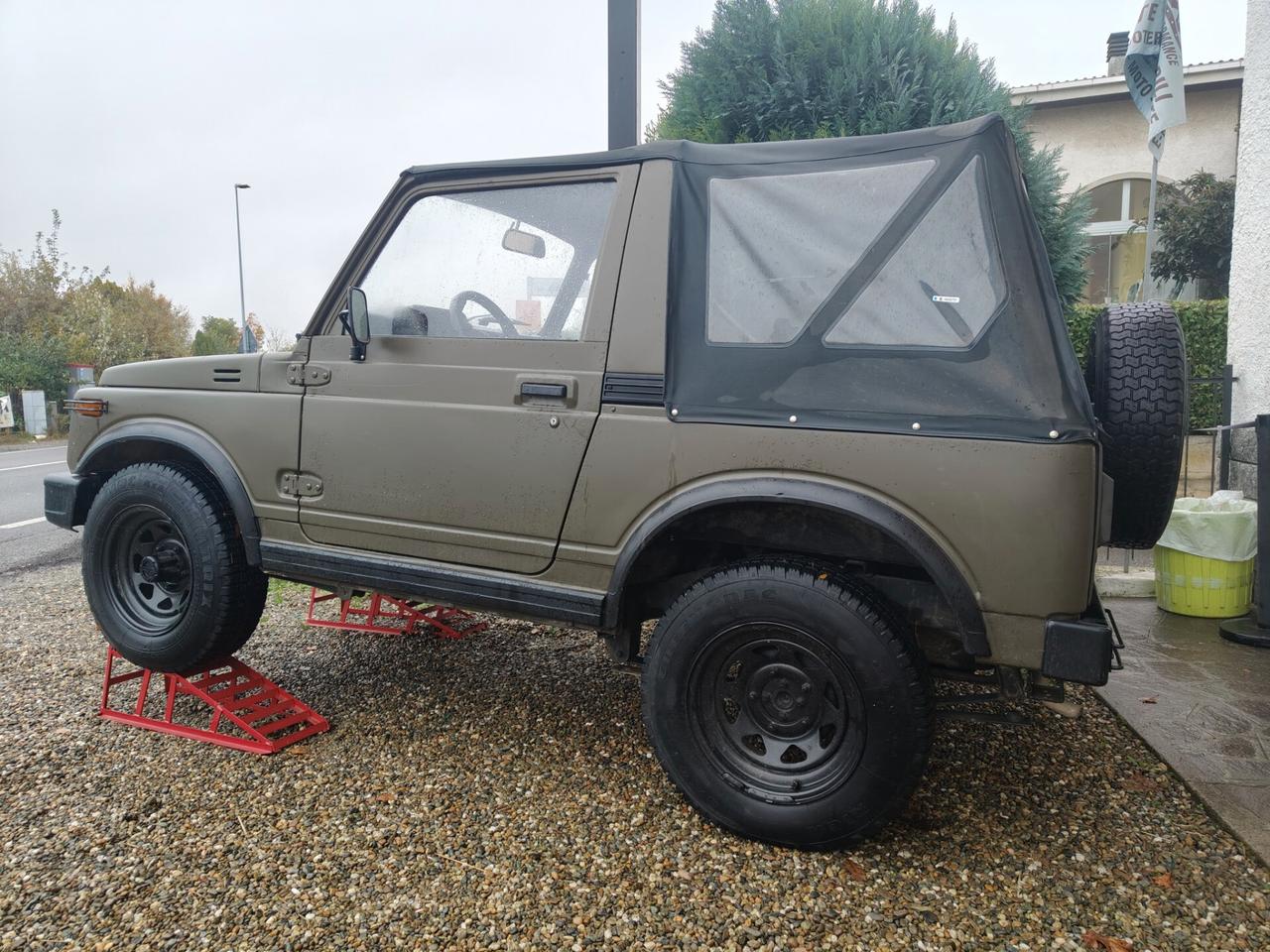 Suzuki SJ 410 SJ410 Cabriolet De Luxe