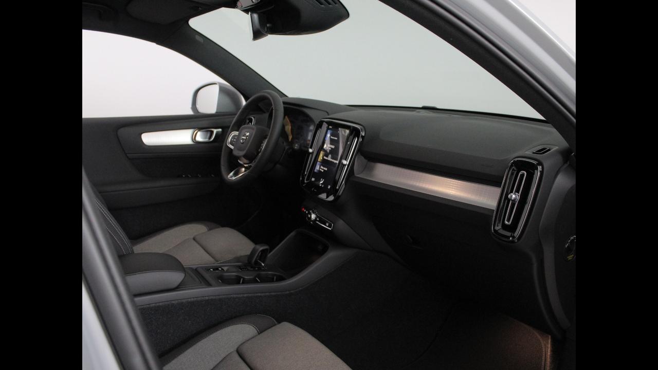 VOLVO XC40 Core T2 AUT