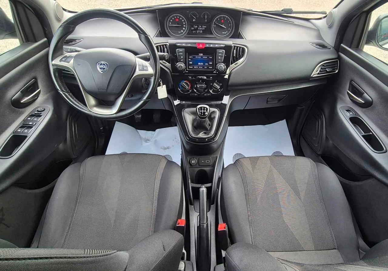 Lancia Ypsilon 1.2 69 CV 5 porte Gold