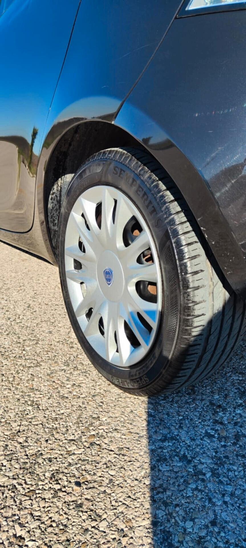 Lancia Ypsilon 1.2 69 CV 5 porte GPL Ecochic Platinum