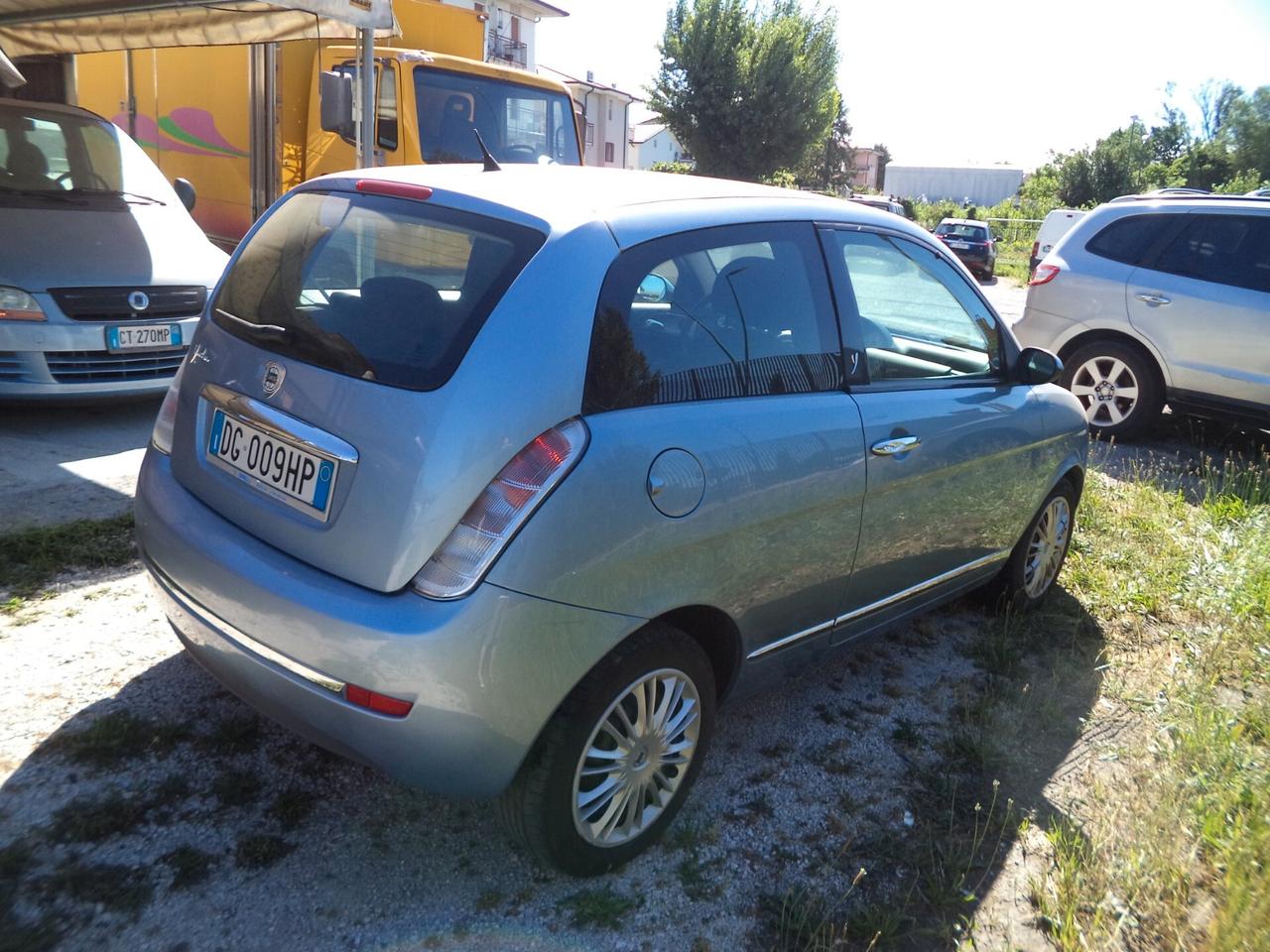 Lancia Ypsilon 1.2 Oro Plus OK NEOPATENTATI SOLO 69000 KM NO FUMATORE