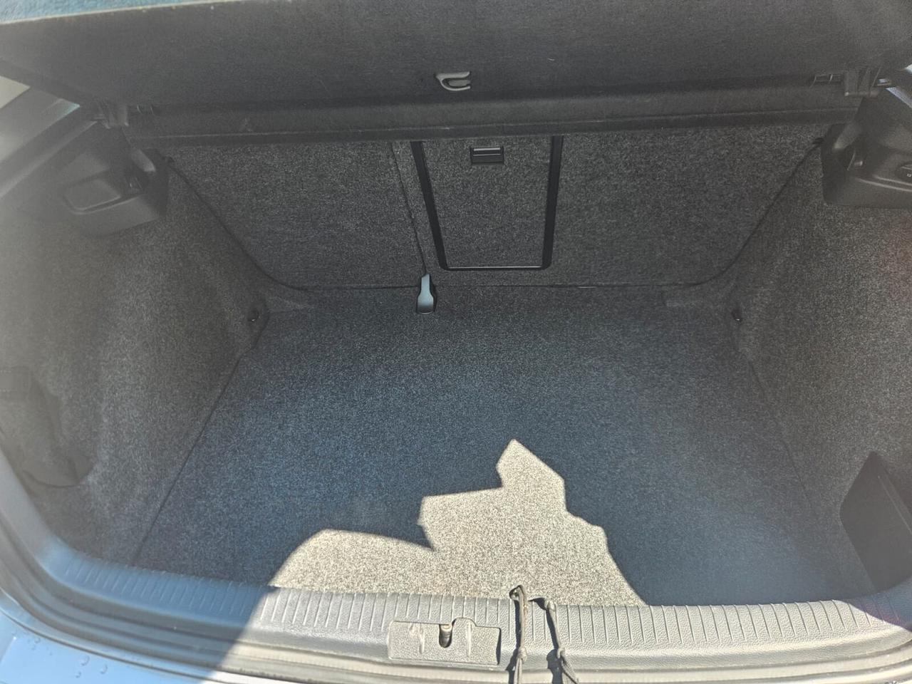 Volkswagen Golf 1.6 TDI DPF 5p. Highline