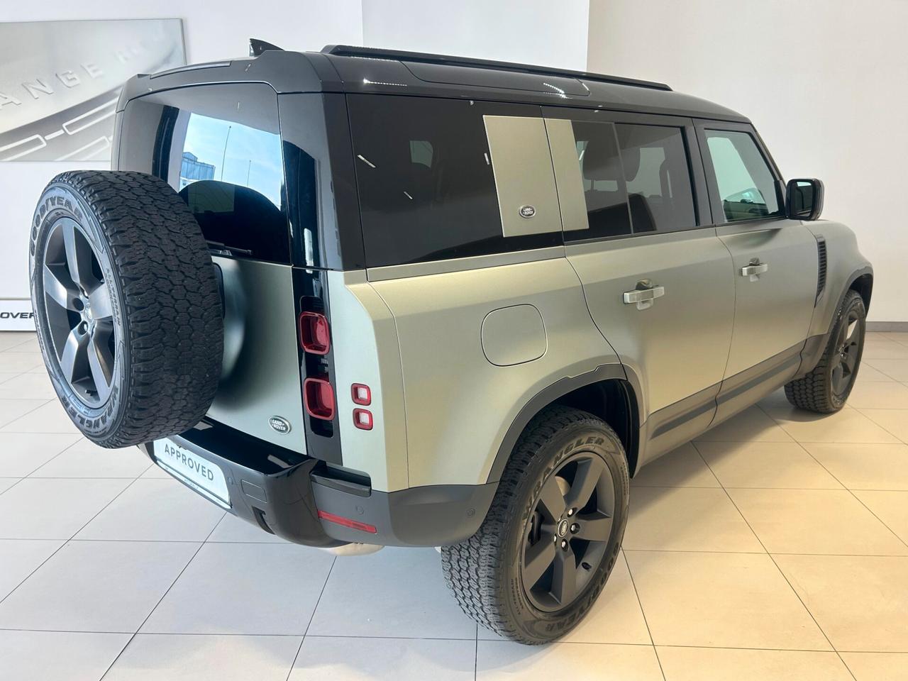 Land Rover Defender 110 3.0D I6 200 CV AWD Auto SE AUTOCARRO N1