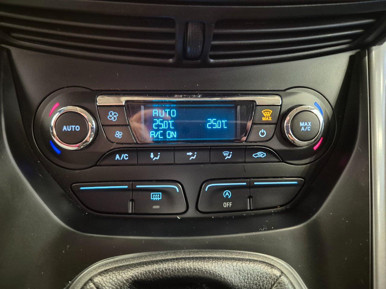 Ford Kuga 2.0 tdci Titanium 2wd 120cv - UNIPROPRIETARIO - Sens. Park. - Cruise/Lim