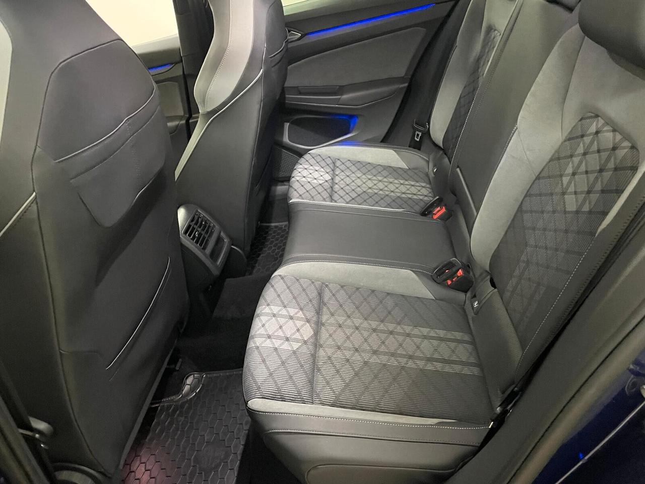 Volkswagen Golf 2.0 TDI 150 CV DSG SCR R-Line