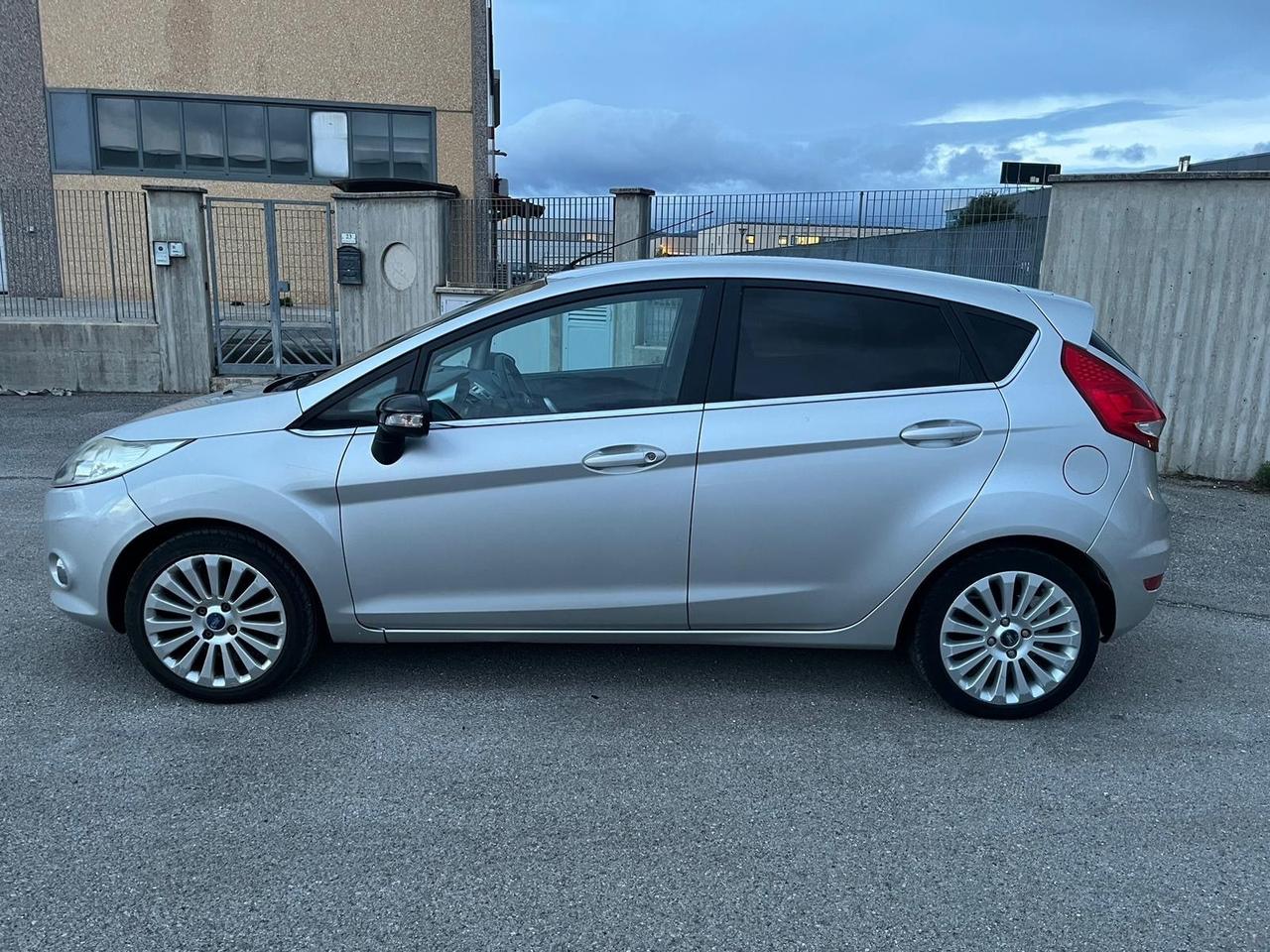 Ford Fiesta 1.4 5p Bz.- GPL Titanium 135000 km