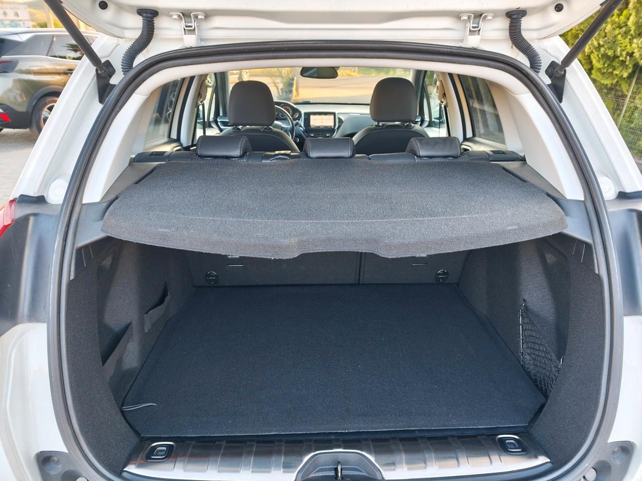 Peugeot 2008 BlueHDi 100 S&S Allure